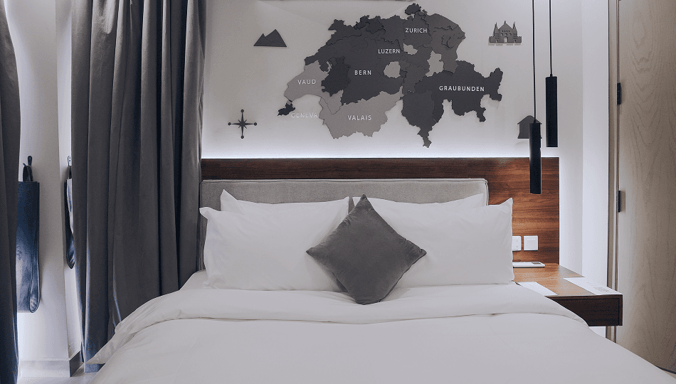Alpirious room